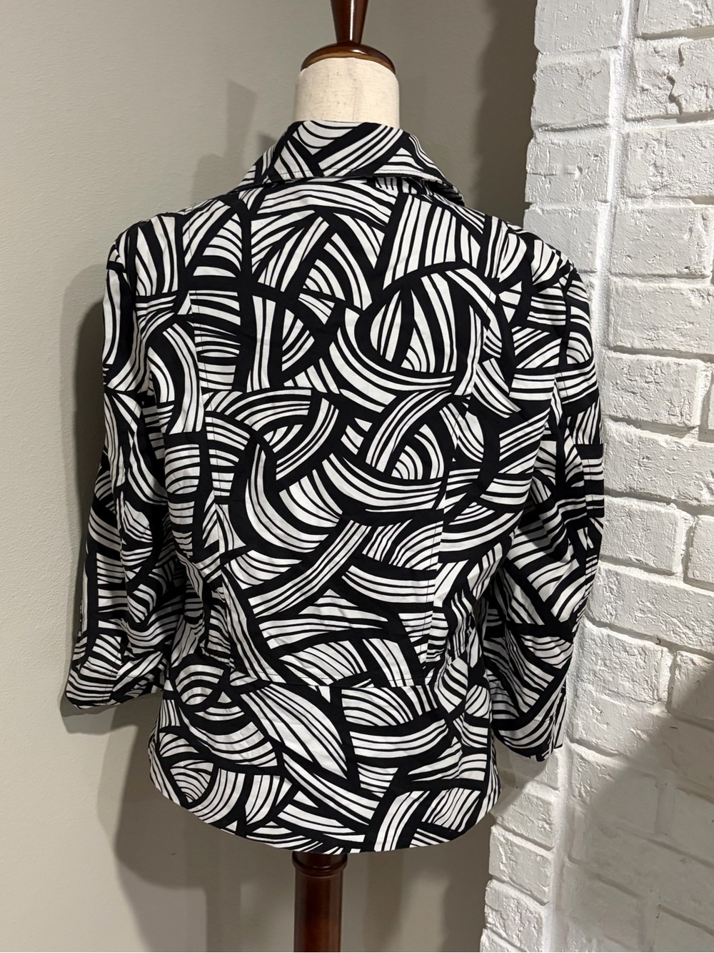 Rafaella Black & White Patterned Women's Jacket - Picture 5 of 8